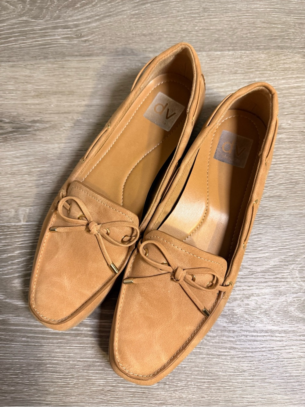 DV Dolce Vita Tan Faux Leather Bow Loafers Sz 9